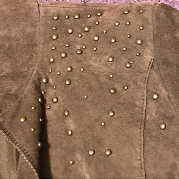 Staggered hem, bell sleeves, studded brown suede jacket CHI by Carlos Falchi - Picture 10 of 10